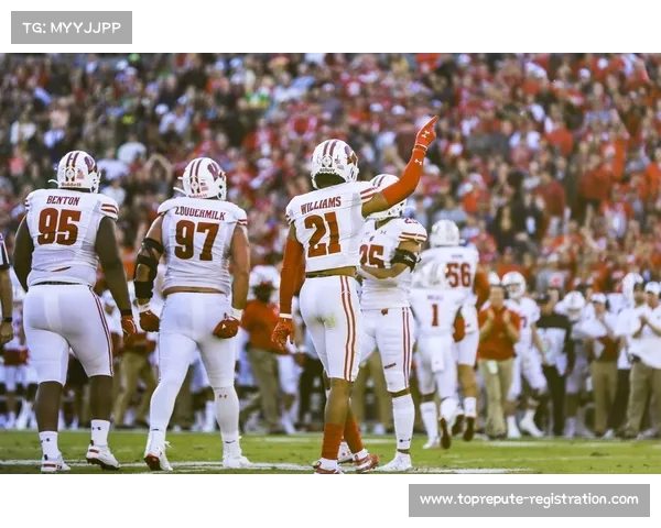 美式橄榄球大学联赛12强赛制改革提升季后赛竞争激烈程度