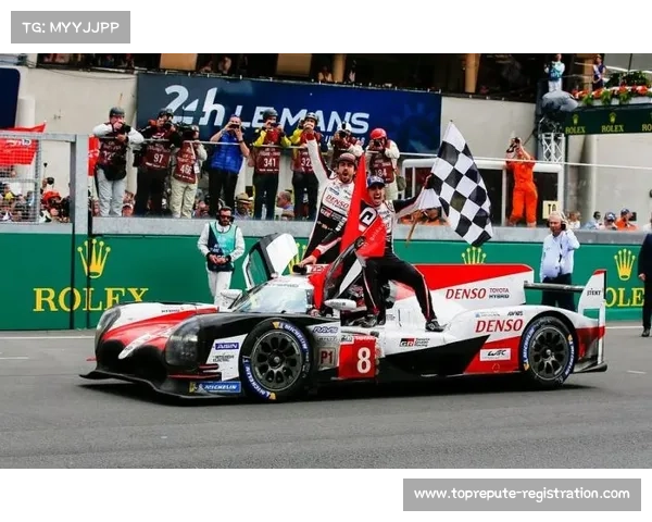 蒙特利尔法拉利车迷线上集结，为勒芒 83 号车组助威